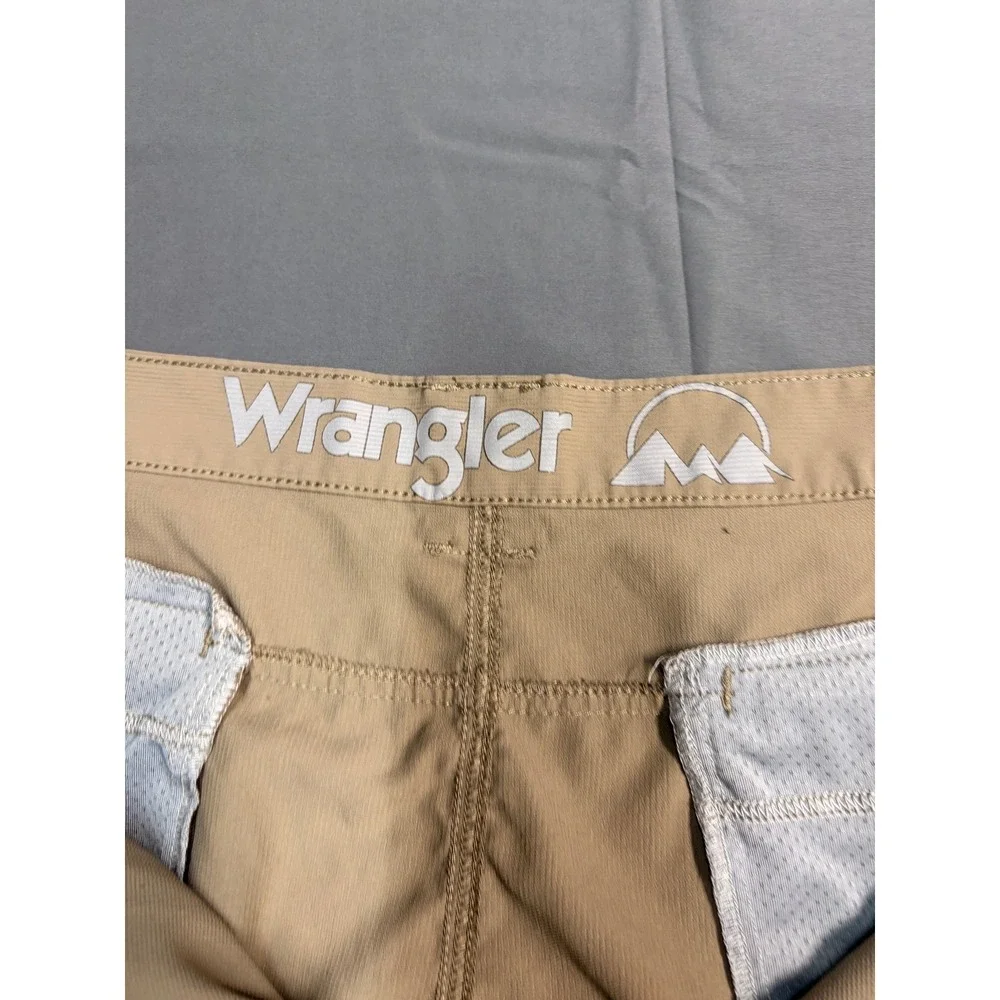 Wrangler Outdoor Series Mens Tan Cargo Shorts‎ Size 44 Elastic Waist 112336735